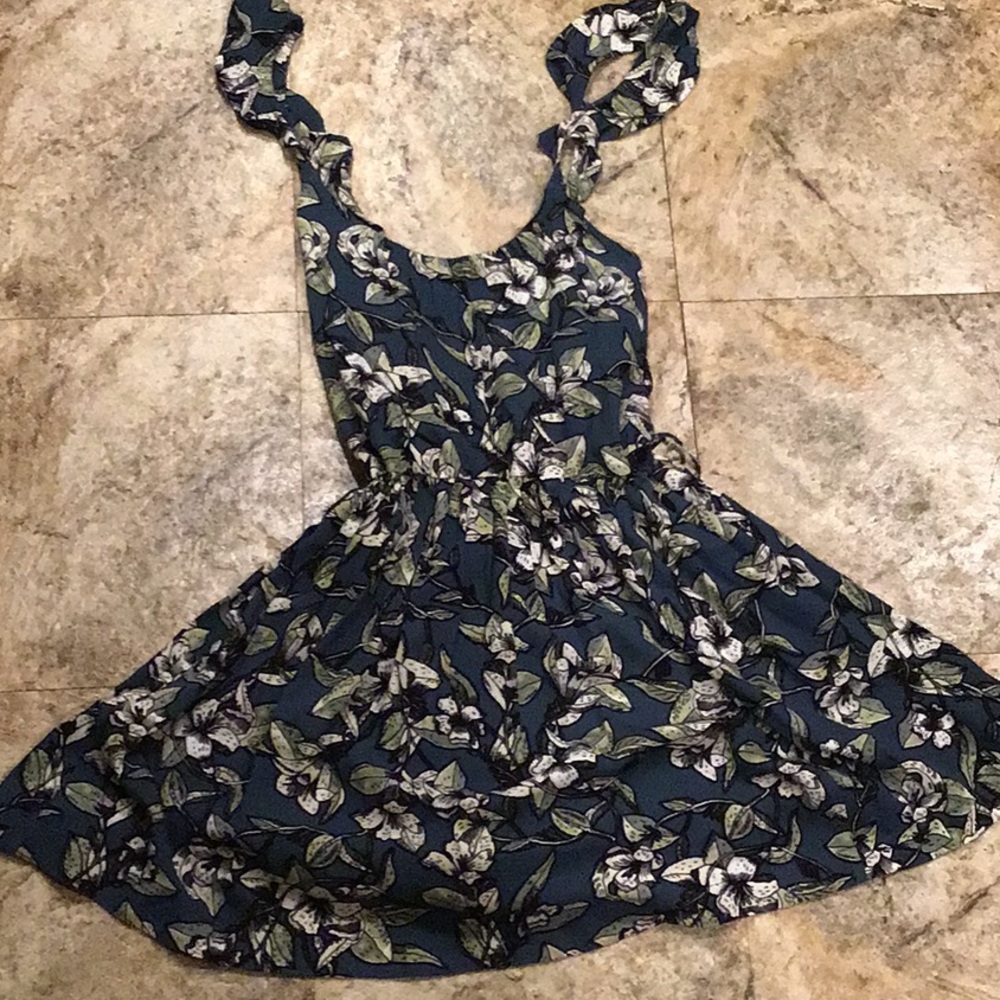 Free people dress floral dress so pretty new